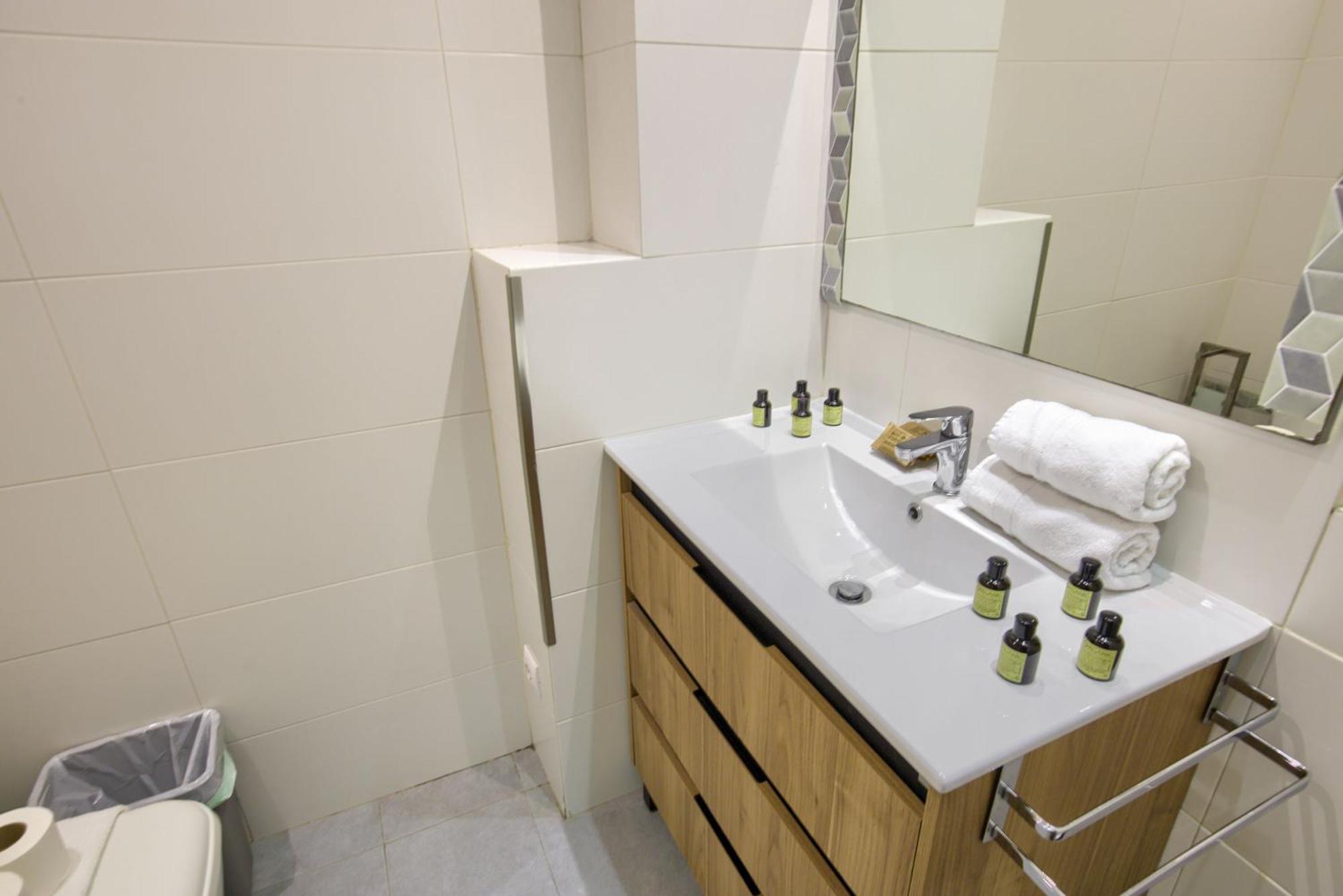 Dobo Madrid Ventas Apartment Exterior foto